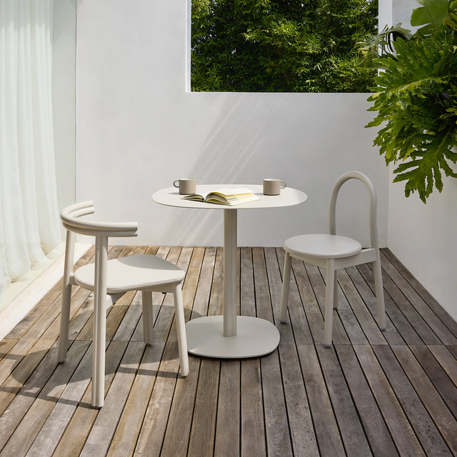 Twill Collection | Pedestal Table and Chair | Outdoor Furniture | Gibson Karlo | Design By Them