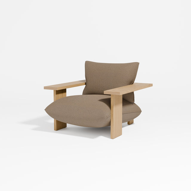 Press Armchair | Designed by Studio Truly Truly | Lounges & Armchairs | Design By Them ** Kvadrat Coda 2 0242