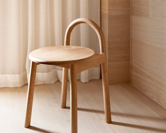 Bobby Stool Oak | Jacqueline Brennan Salon by Peri Mooney | DesignByThem ** Oak Solid