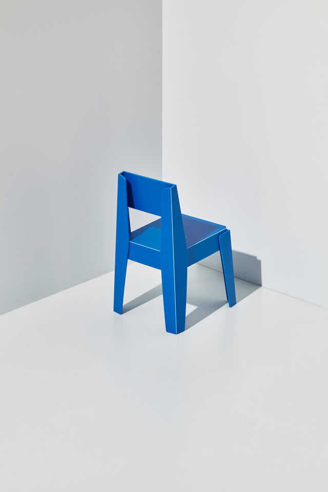 Blue Butter Chair | 80% Recycled Plastic Indoor Outdoor Furniture | Nicholas Karlovasitis & Sarah Gibson | DesignByThem