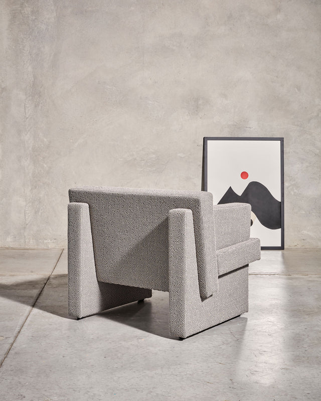 August Armchair by Gibson Karlo | DesignByThem ** HF5 Colline 2 - 0127