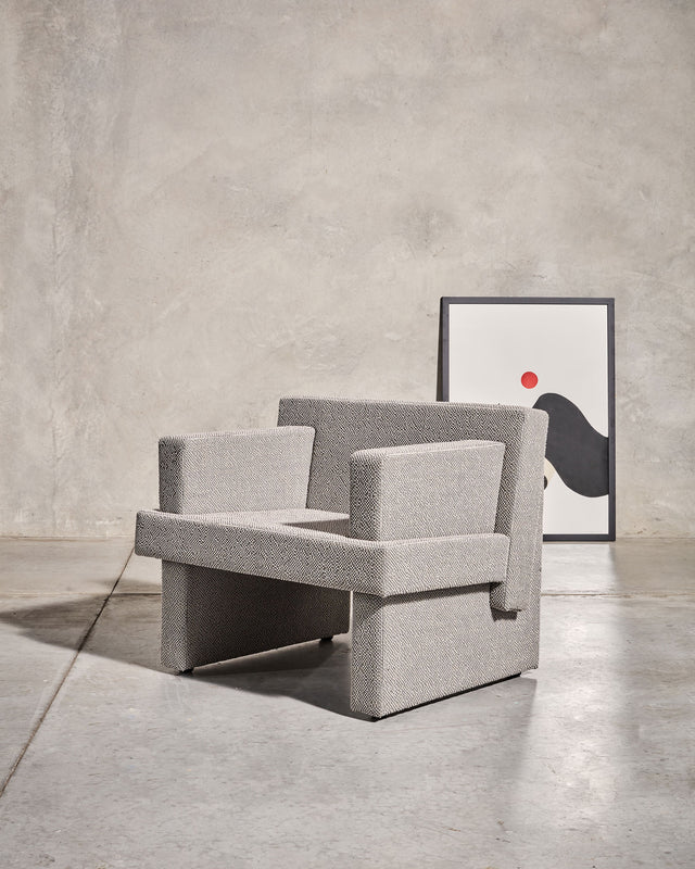 August Armchair by Gibson Karlo | DesignByThem ** HF5 Colline 2 - 0127