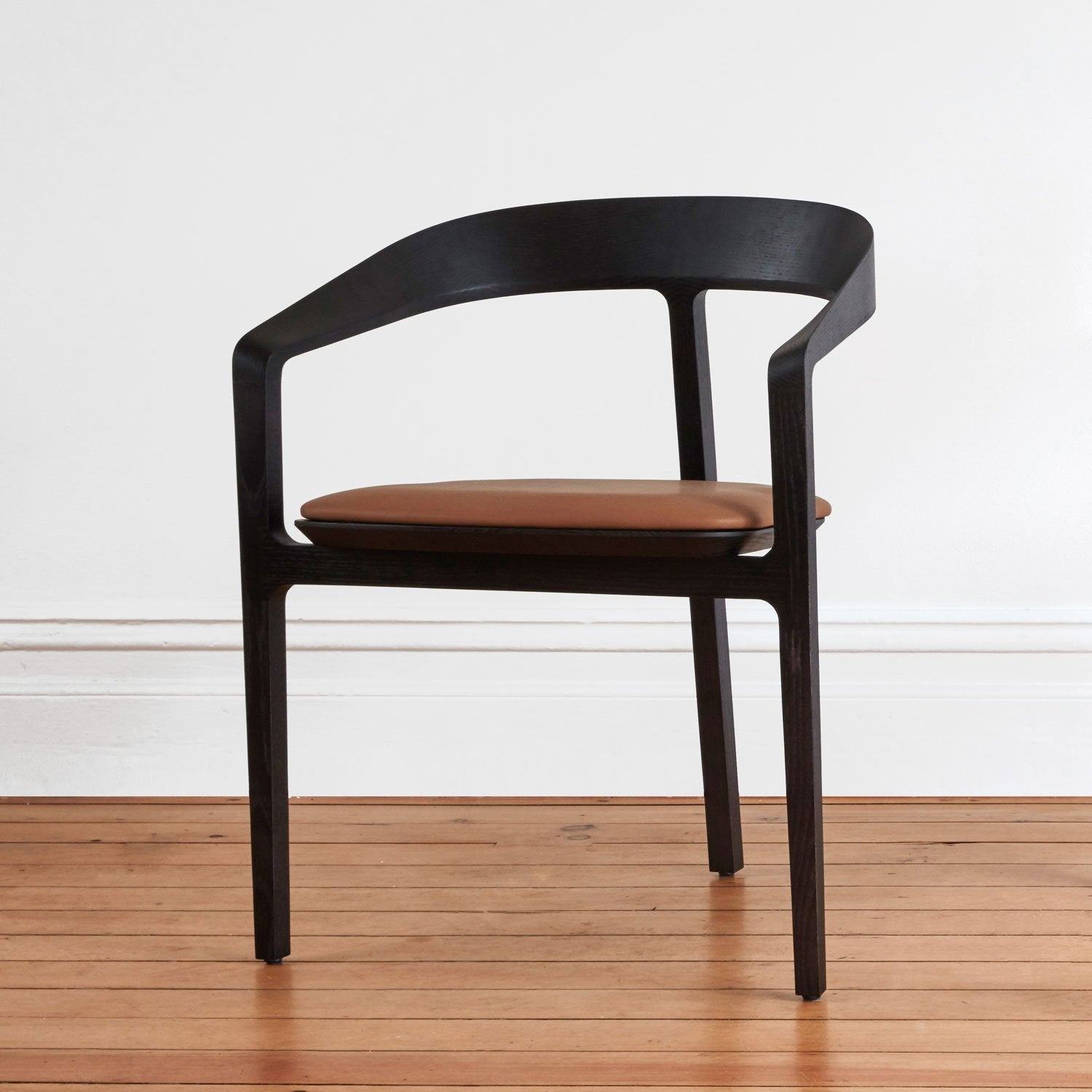 Bow Chair | Fabric or Leather Upholstered | Tom Fereday | DesignByThem ** HF2 Maharam Lariat (Vinyl) 001 Camel