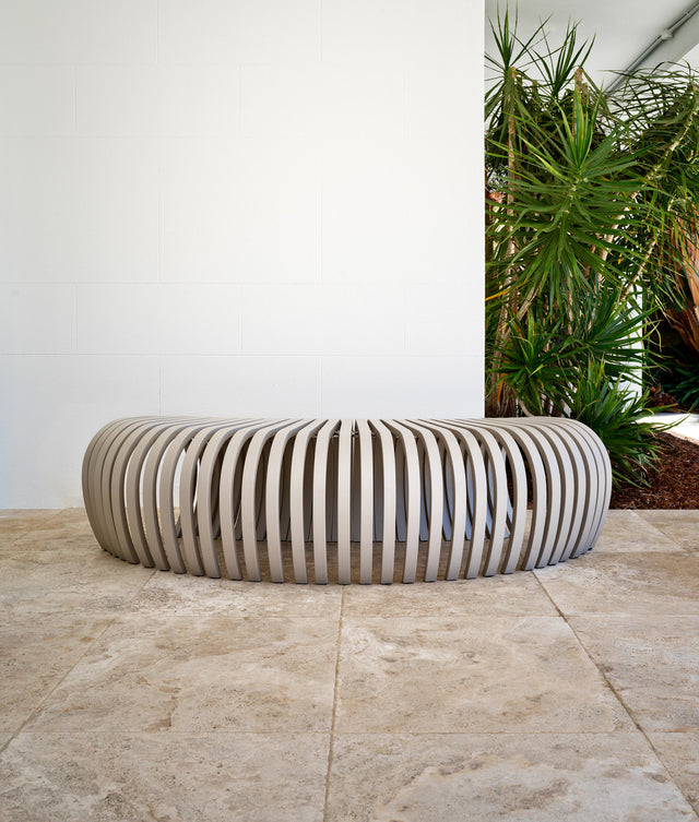 Ribs Bench Outdoor | Aluminium Metal Outdoor Seating Furniture | Stefan Lie | DesignByThem