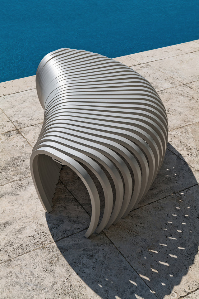 Ribs Bench Outdoor | Aluminium Metal Outdoor Seating Furniture | Stefan Lie | DesignByThem