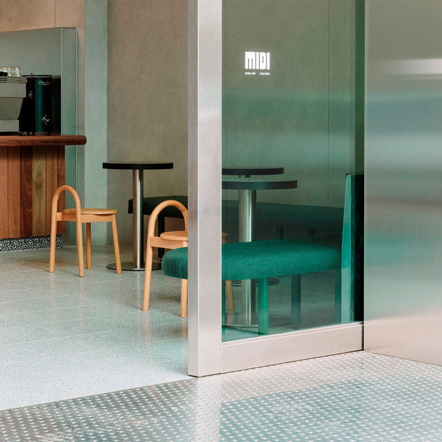 Midi Cafe, Sans-Arc, VIC