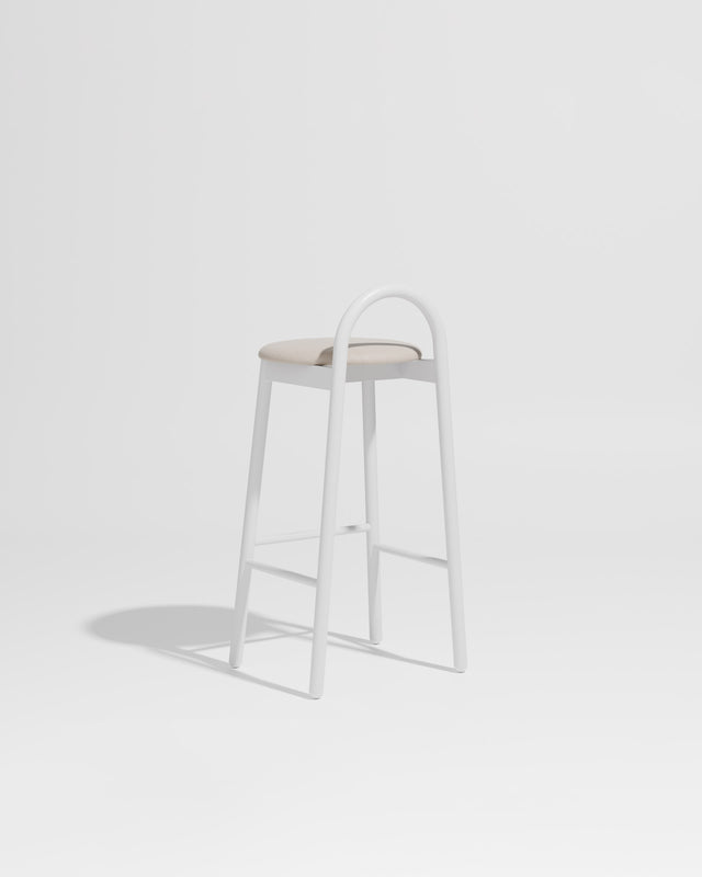 Bobby Bar Stool Metal Upholstered | Daniel Tucker | DesignByThem ** Maraham Merit 030 / White