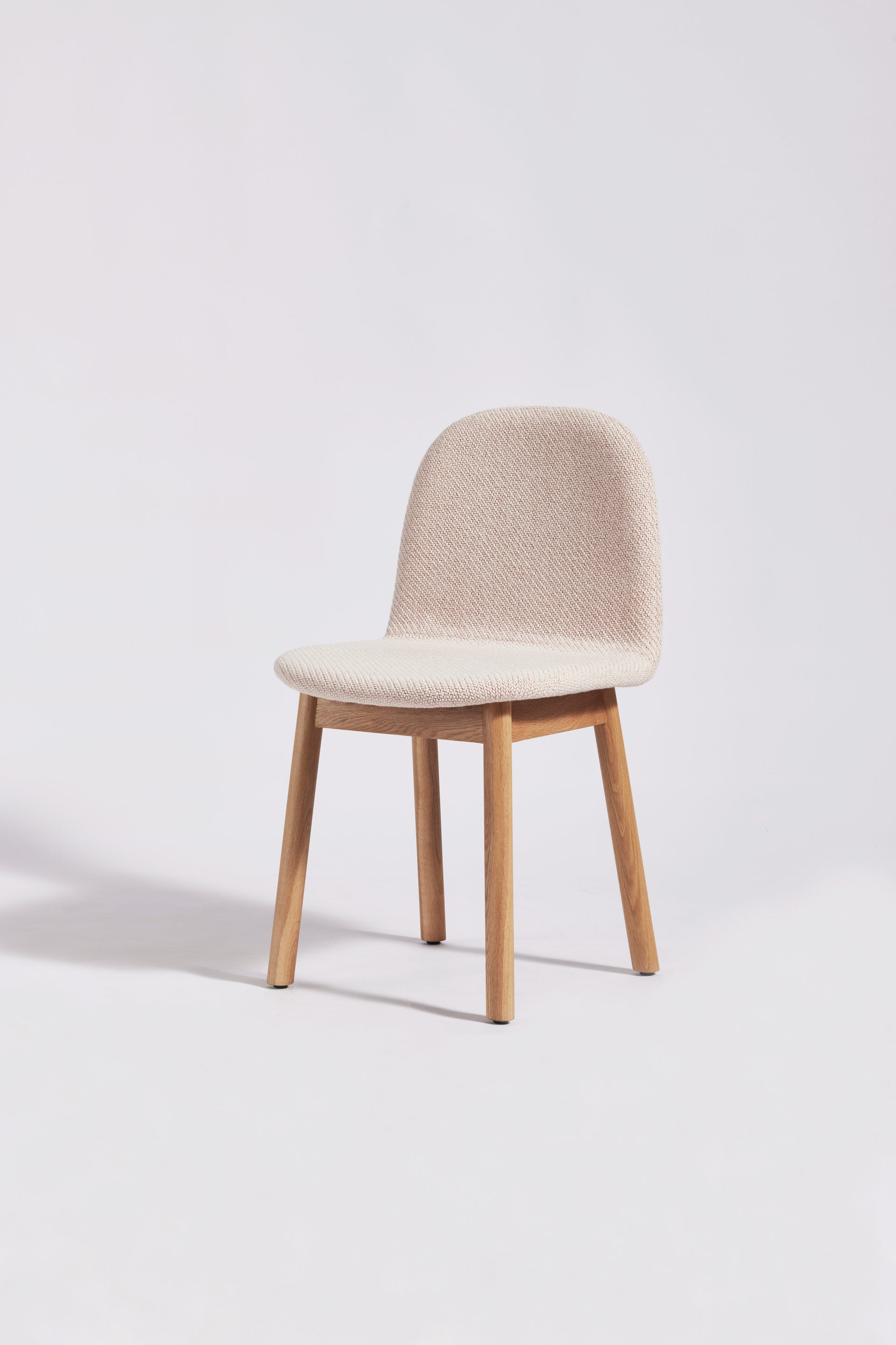 Potato Chair | Timber Dining Office Chair with Handle | GibsonKarlo | DesignByThem ** HF9 Kvadrat Coda 2 0116