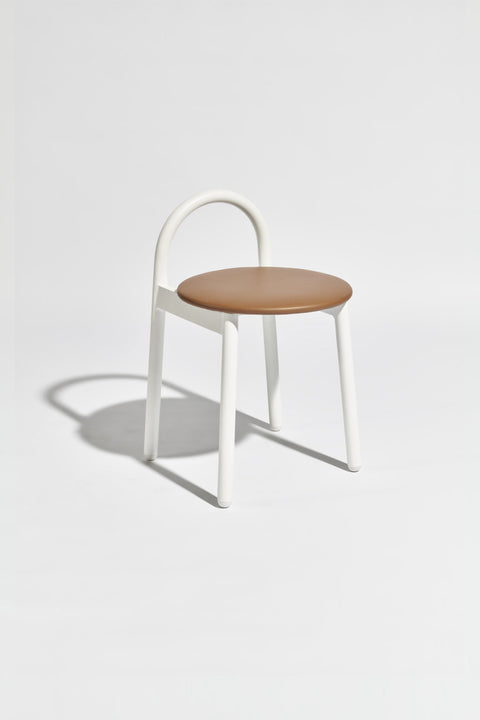 Bobby Stool - Metal Upholstered with leather seat pad | DesignByThem ** HF2 Lariat - Camel / Textured White