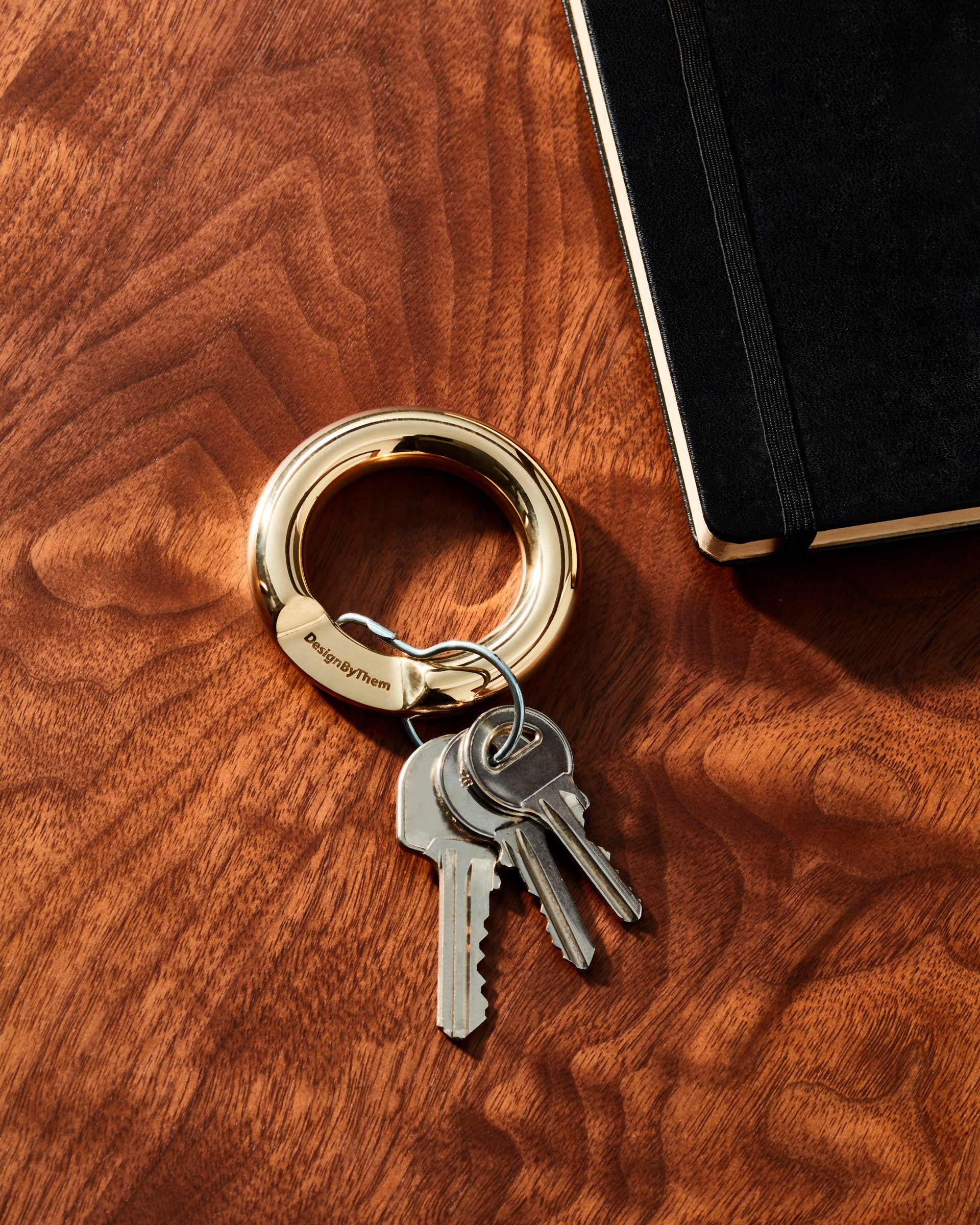 Oscar Keyring | Round Brass Loop Metal Keyring | Cat Yenn | DesignByThem | Gallery