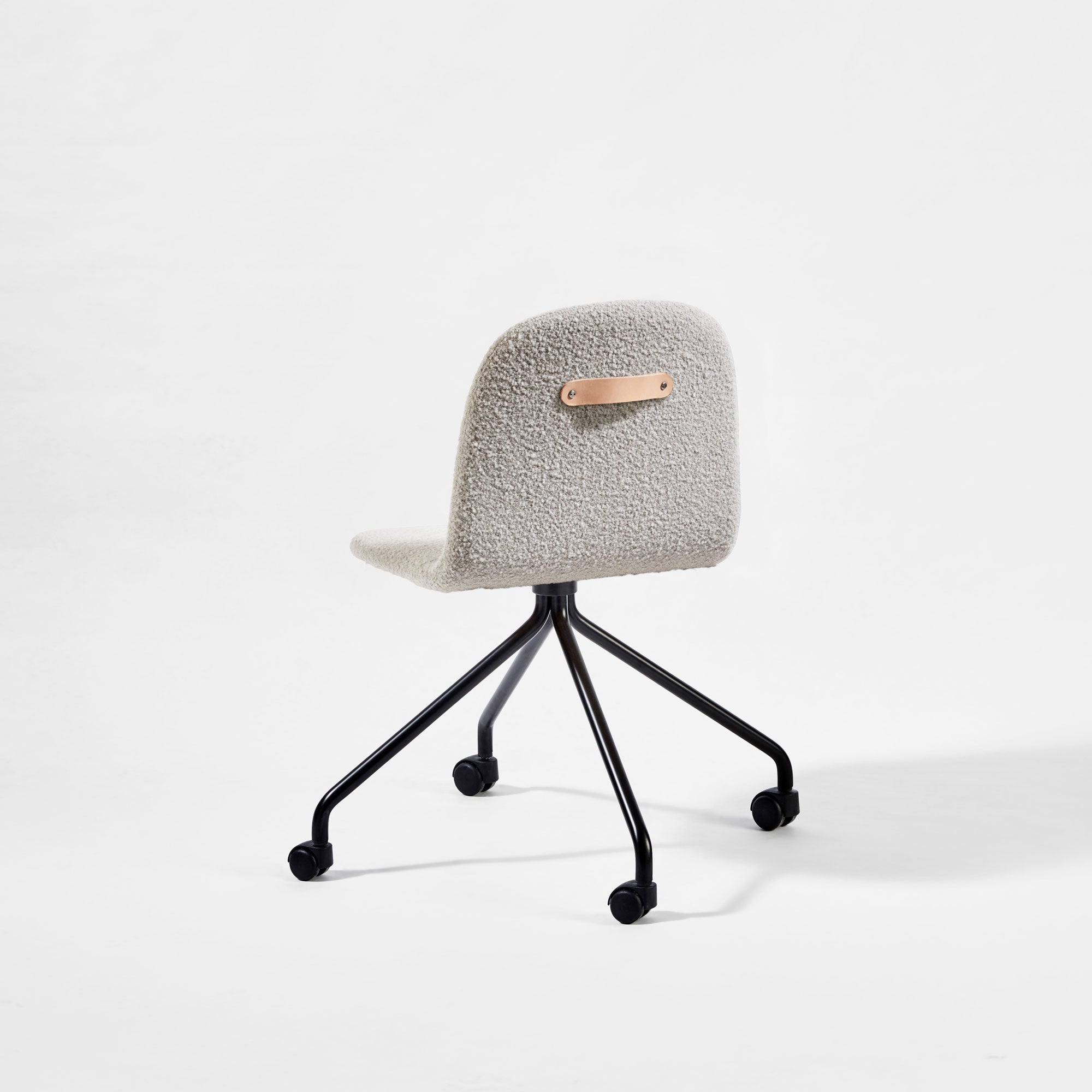 Potato Chair | Swivel Dining Office Chair with Handle | GibsonKarlo | DesignByThem ** HF5 Elle - 0230