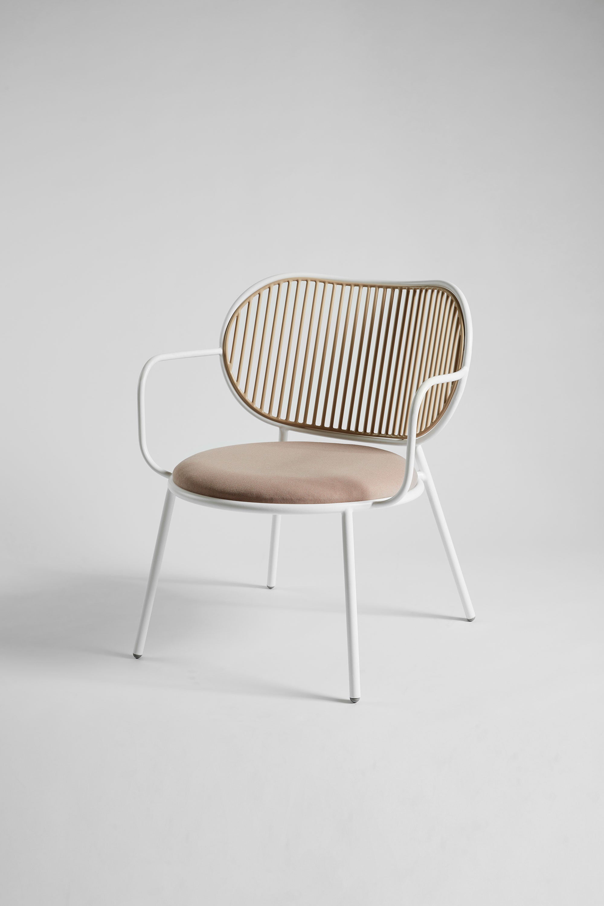 Piper Lounge Chair | Indoor/Outdoor Metal Armchair | GibsonKarlo | DesignByThem
