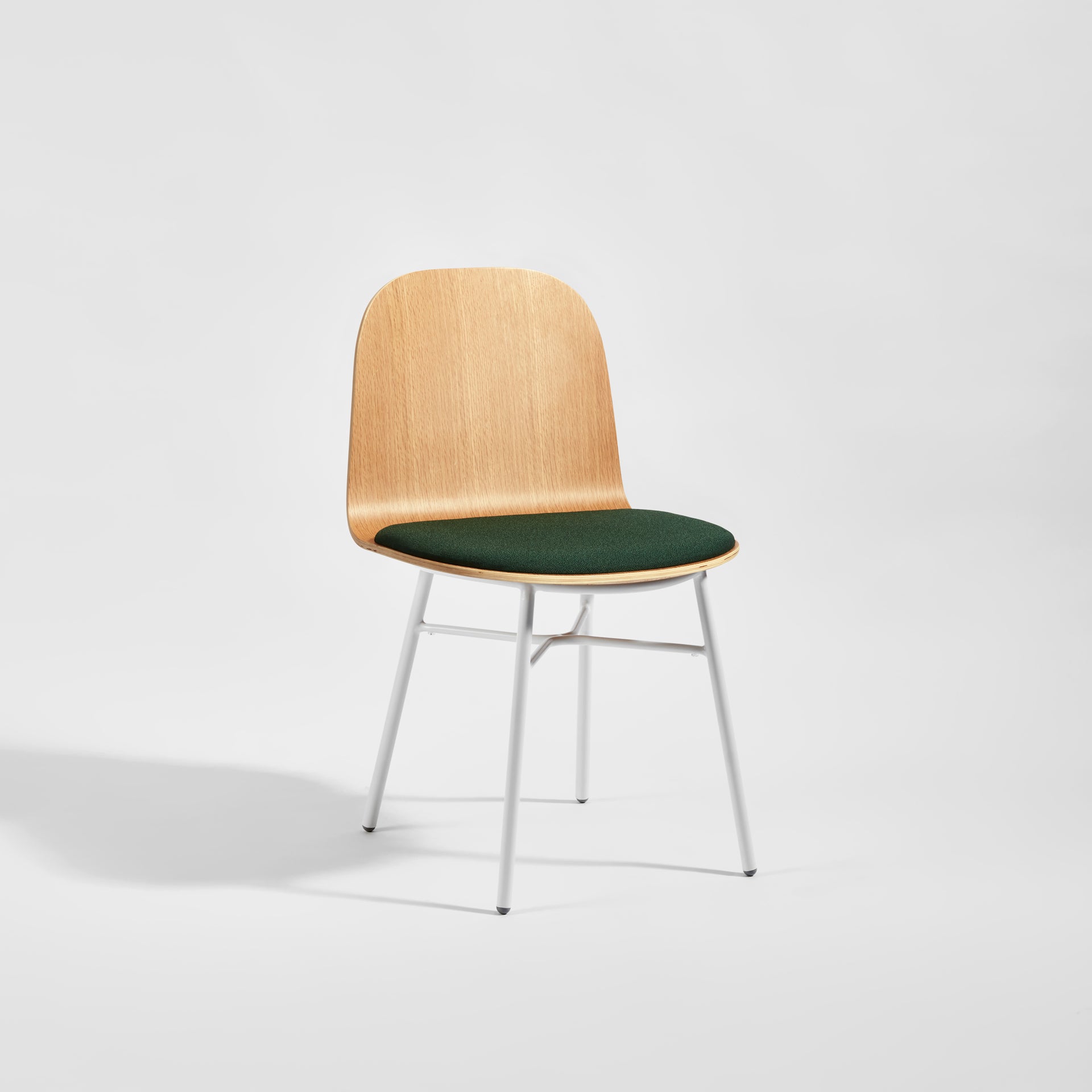 Potato Chair Oak with Seat Pad | Dining Chair | Gibson Karlo | DesignByThem ** HF3 - Kvadrat Hero Heather 0973